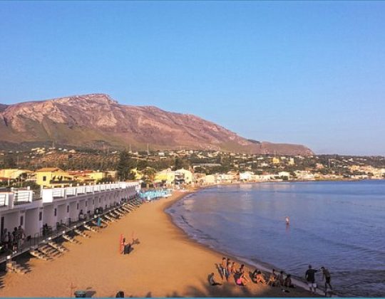 Scopri la Spiaggia di San Nicola: Una Gemma Nascosta nei Pressi di “Oltre Il Mare” a Trabia